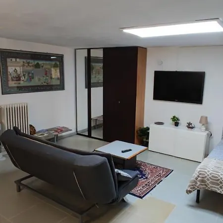 Private Flat By Old Town, Shops * Bari