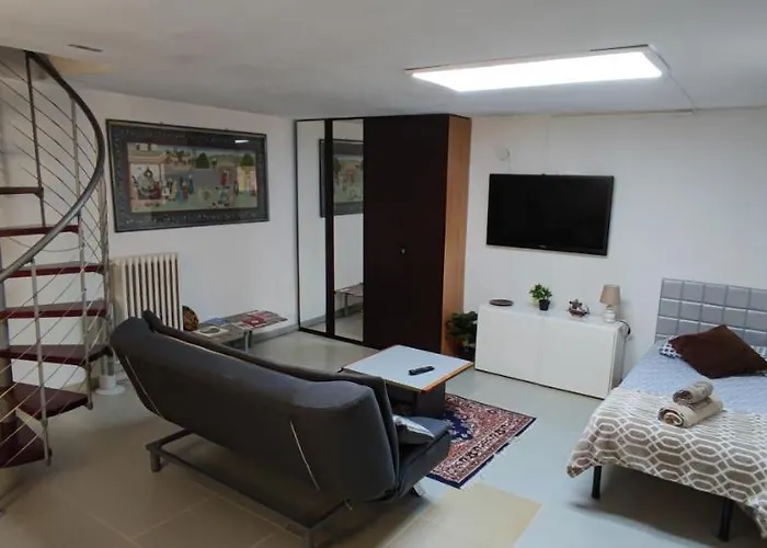 Private Flat By Old Town, Shops * Bari