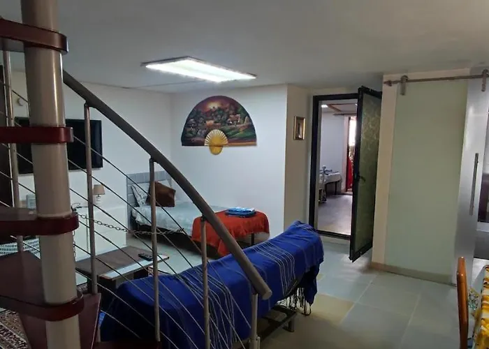 Private Flat By Old Town, Shops