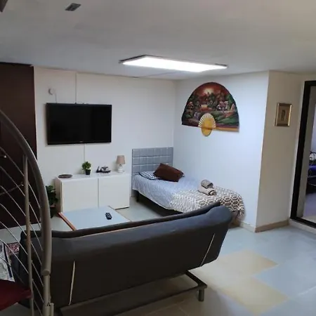 Апартаменты Private Flat By Old Town And Shops Бари
